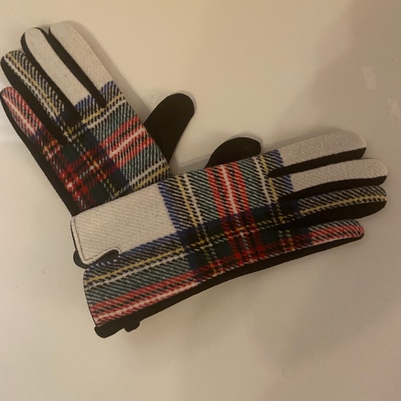 Plaid Gloves - Picture 2 of 6